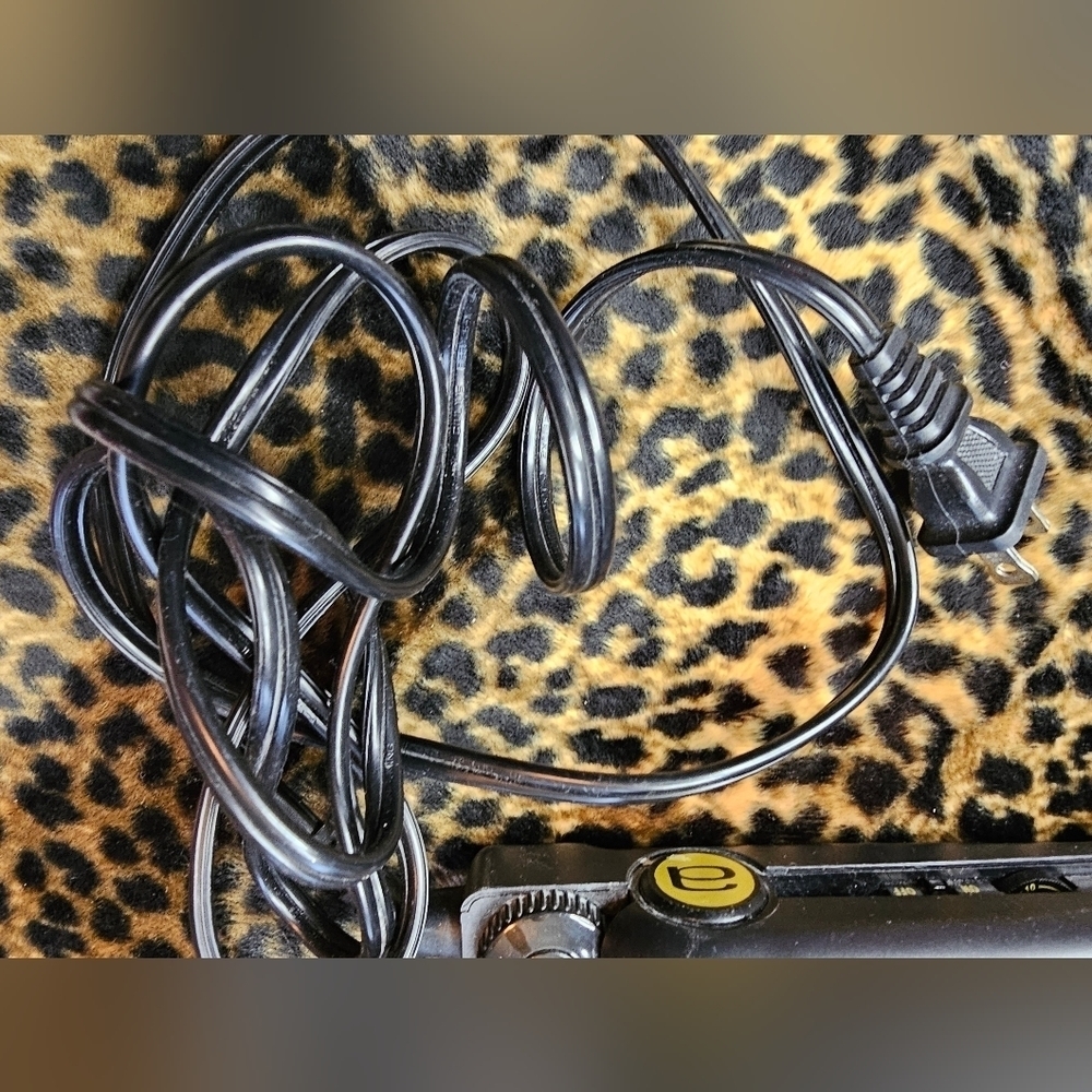 ANDIS HAIR CERAMIC FLAT IRON ELECTRICAL - Picture 14 of 14